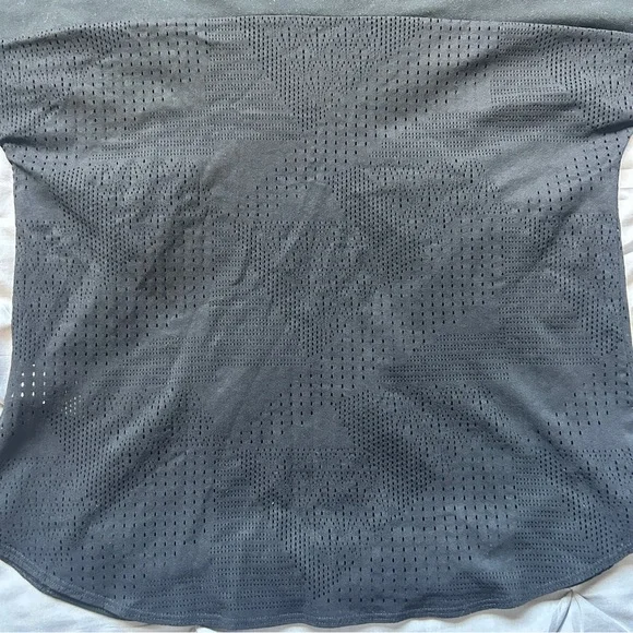 The North Face Laser Cut Tee - Picture 5 of 7